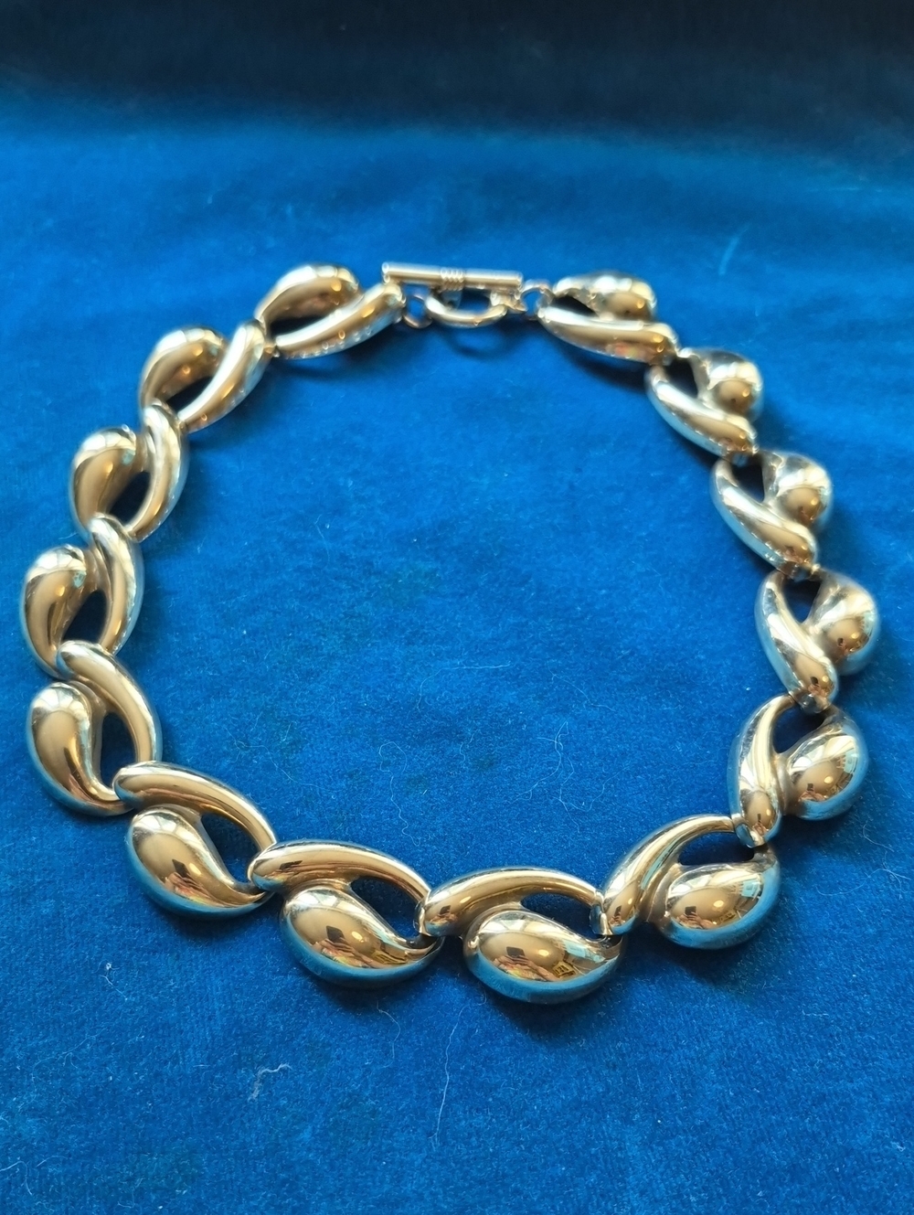 Silver tone chocker necklace